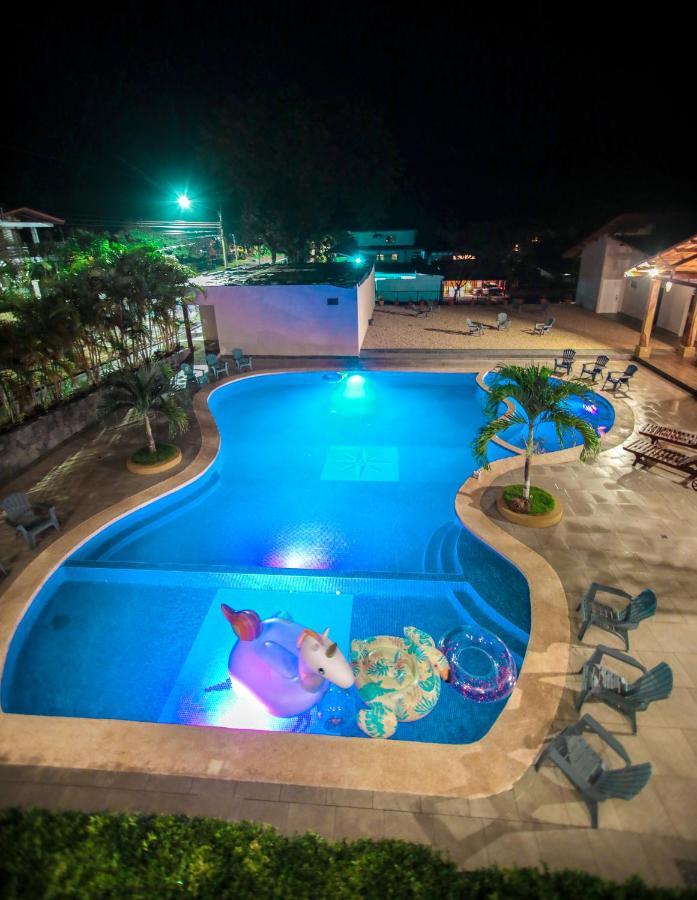 Hotel Amira Карильо Екстериор снимка
